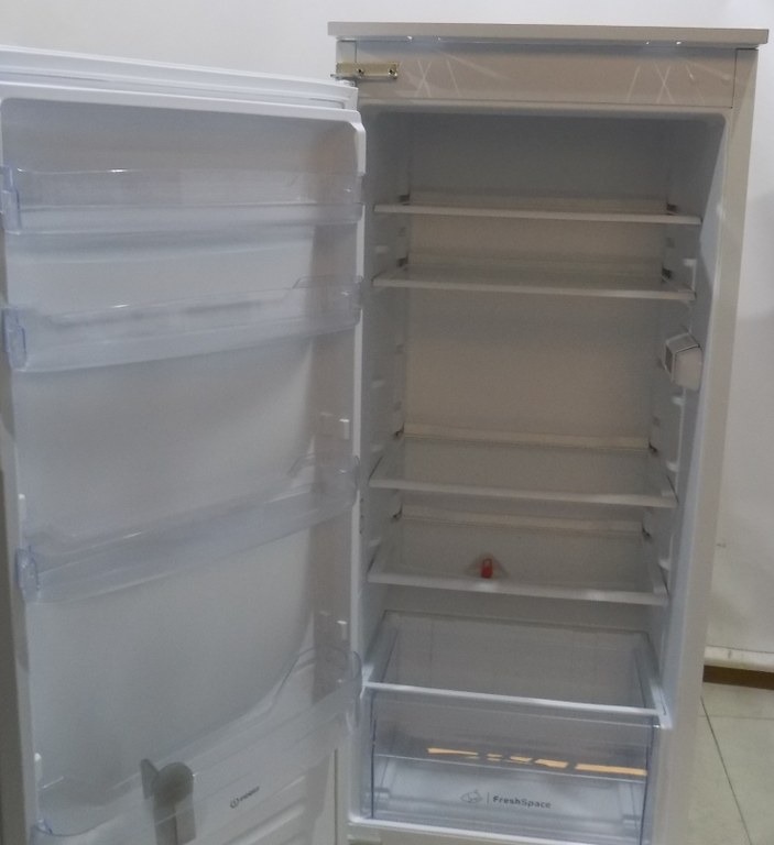 Охладител за вграждане Indesit  IBC 12AC21R