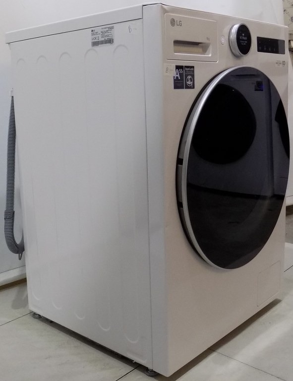 Пералня LG F4WX9092
