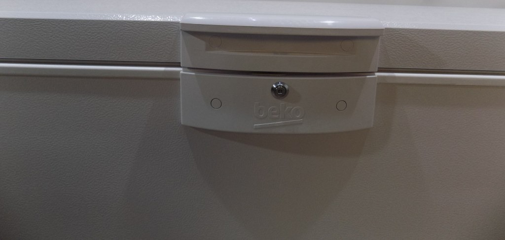 Голям фризер Beko HSM46740