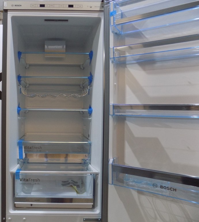 Хладилник Bosch KGE398IBP Serie 6
