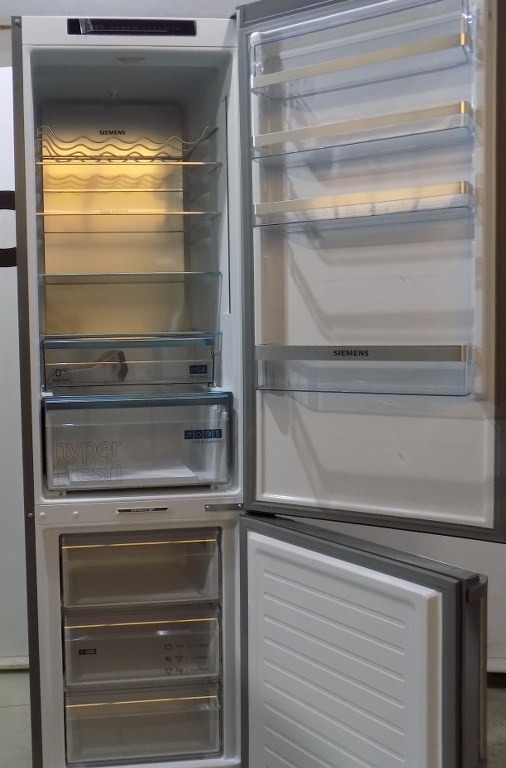 Хладилник Siemens KG39NAIAU iQ500