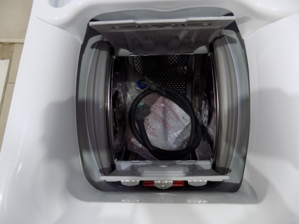 Пералня с горно зареждане AEG LTR6A4E260