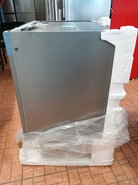 Съдомиялна за вграждане BOSCH SBD8TCX04E