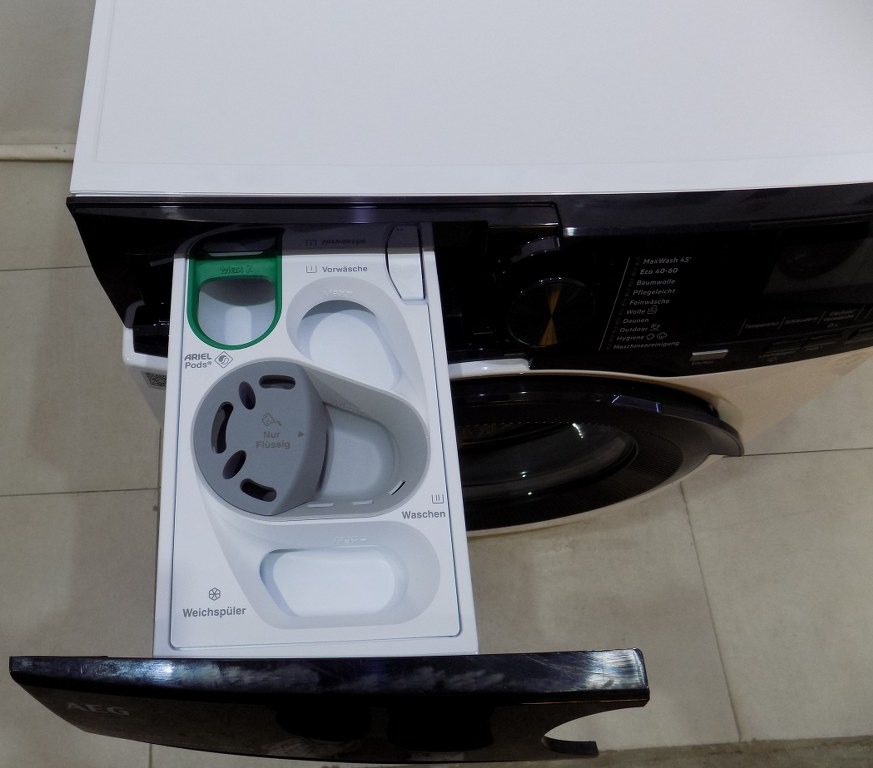 Пералня AEG LR6AMZ410UFL